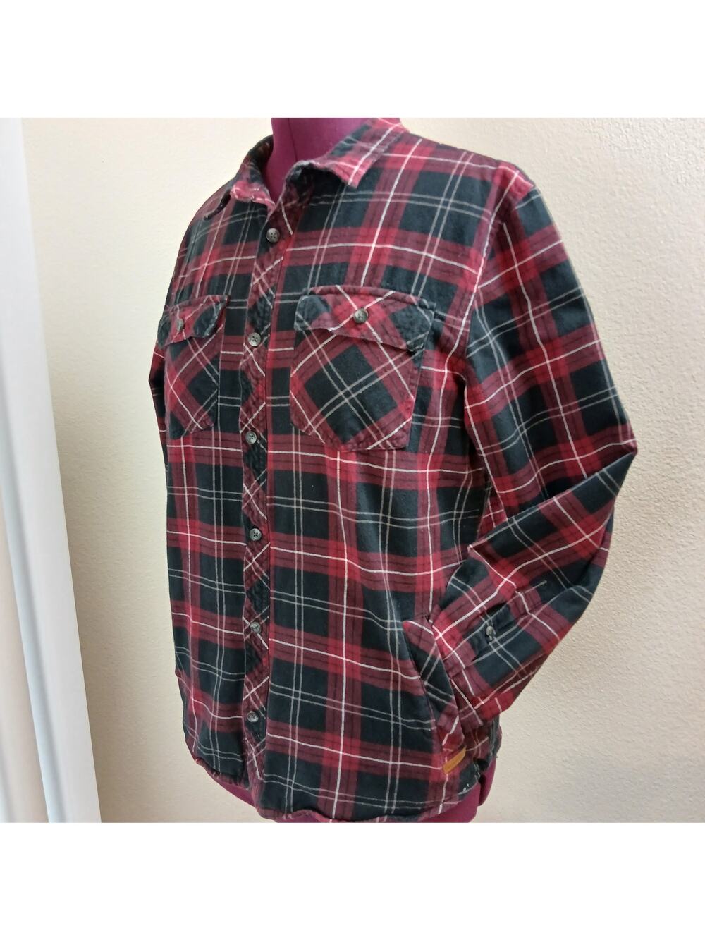 Voyager Plaid Flannel Shirt Jacket Mens L thermal shacket red black button-up